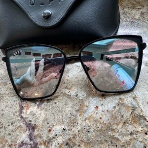 Diff eyewear New Sunglasses Becky Style Blk & Grey gradient. Non polarized.